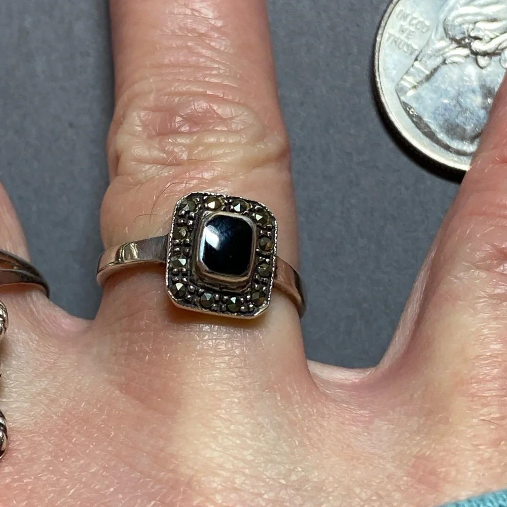 Vintage sterling silver marcasite black onyx Square Ring size 7.5